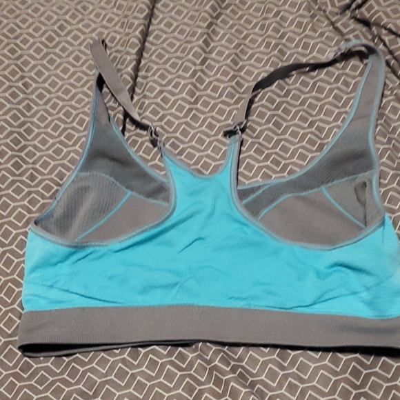 Reversible sports bra - Picture 4 of 4